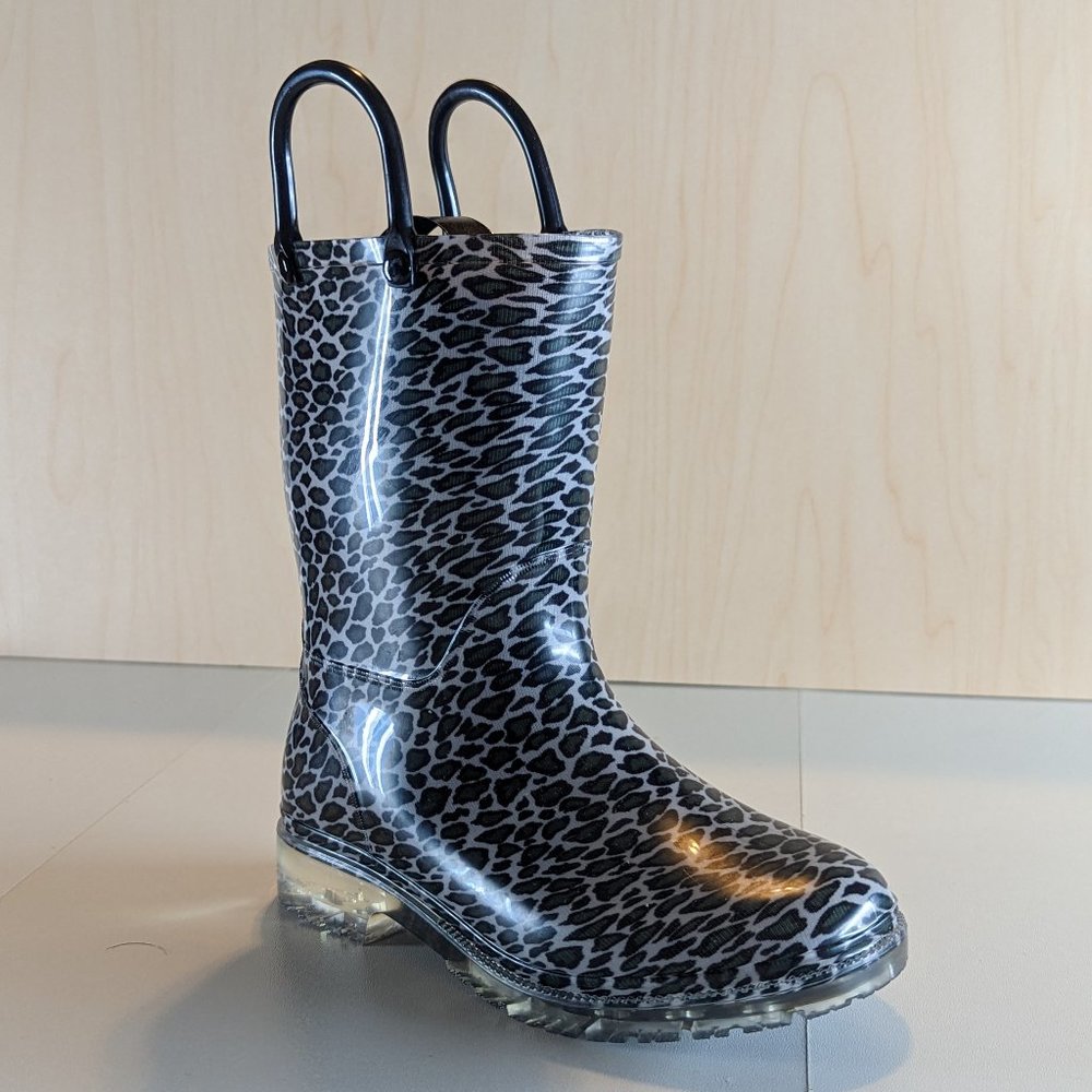 I Love Yo Kids Round Toe Rubber Rain Boot w/ Hoops - Black Leopard